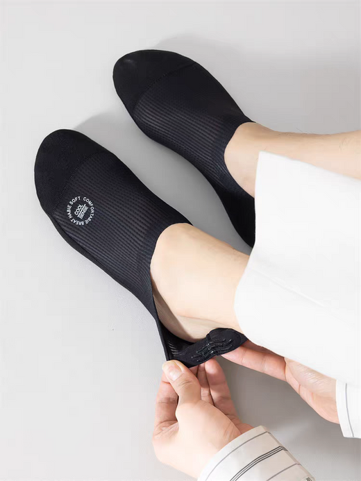 AeroGlide Grip Ankle Socks