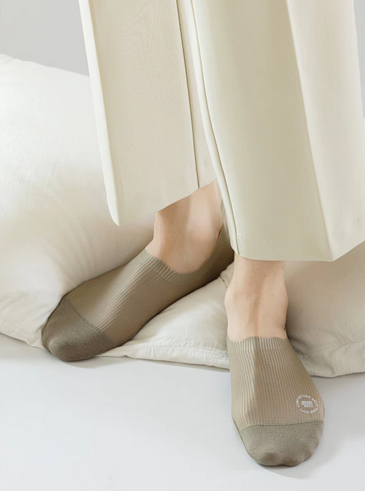 AeroGlide Grip Ankle Socks