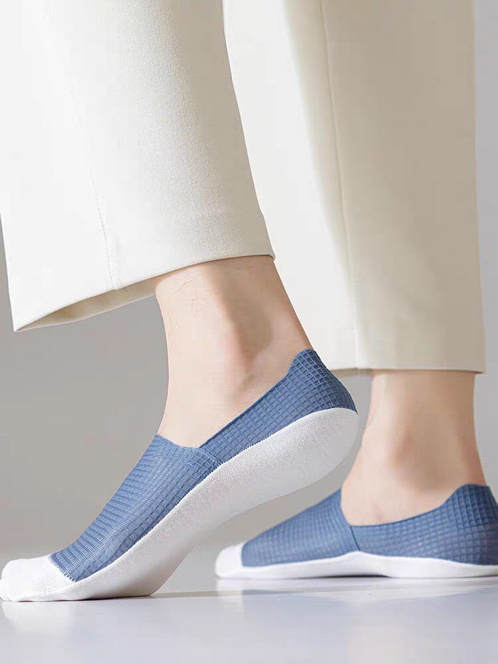 AeroGlide Invisible Grip Socks