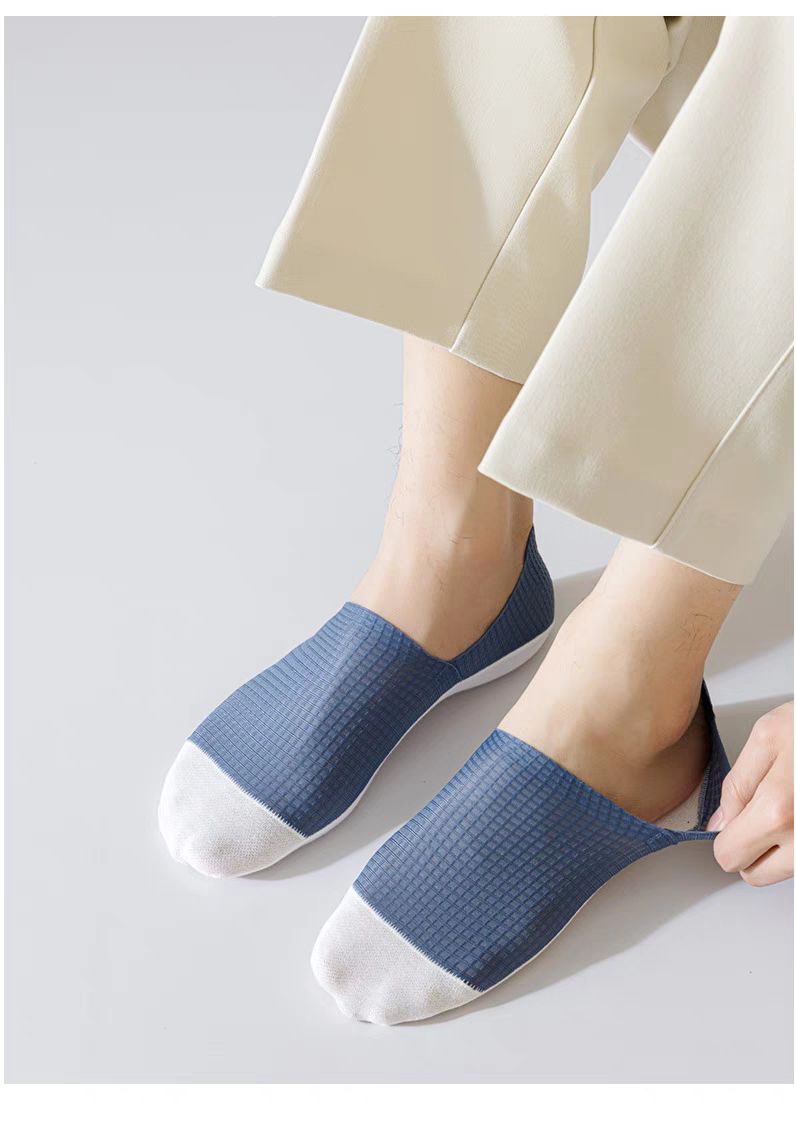 AeroGlide Invisible Grip Socks