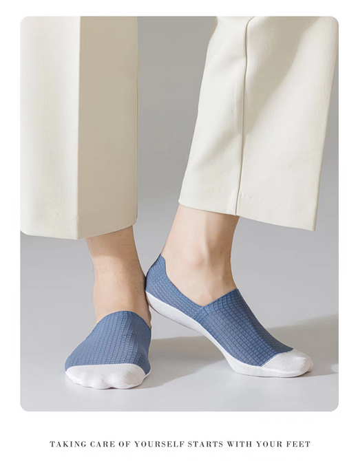AeroGlide Invisible Grip Socks